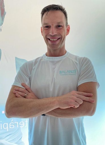 Sergio Vidal instructor de pilates y Hatha Yoga en Balanzé